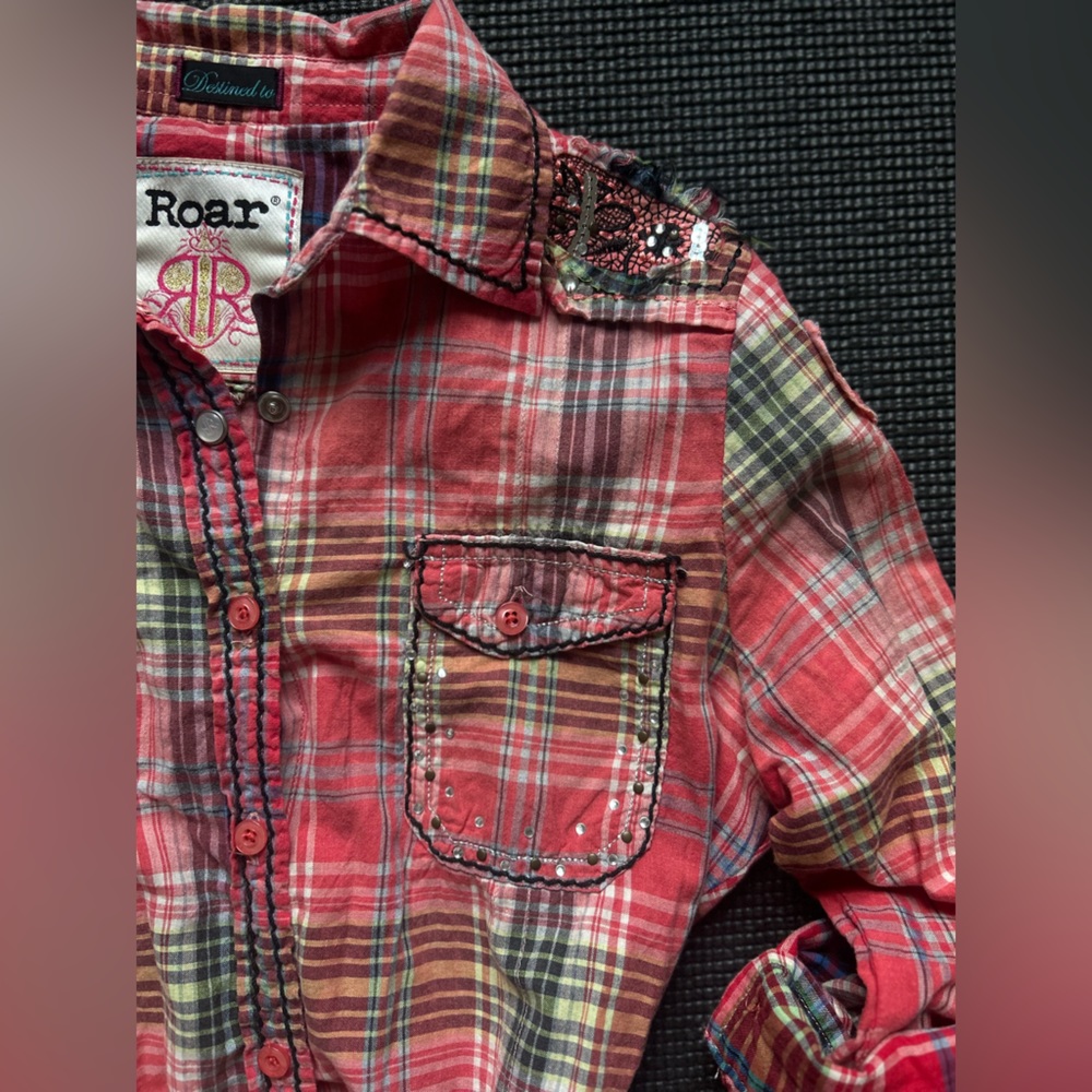 Button Down Top - Picture 4 of 5